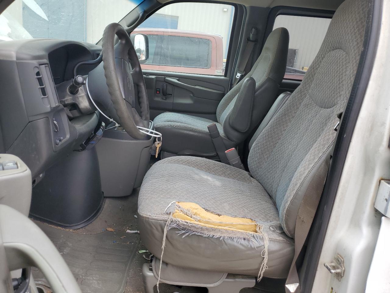 2004 Chevrolet Express G2500 VIN: 1GAGG25U541229588 Lot: 64299324