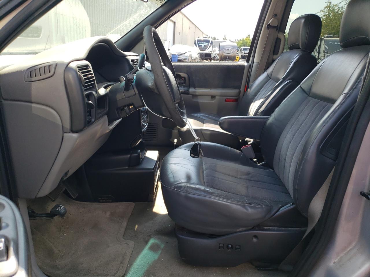 2000 Chevrolet Venture Luxury VIN: 1GNDX13E0YD333546 Lot: 64850634