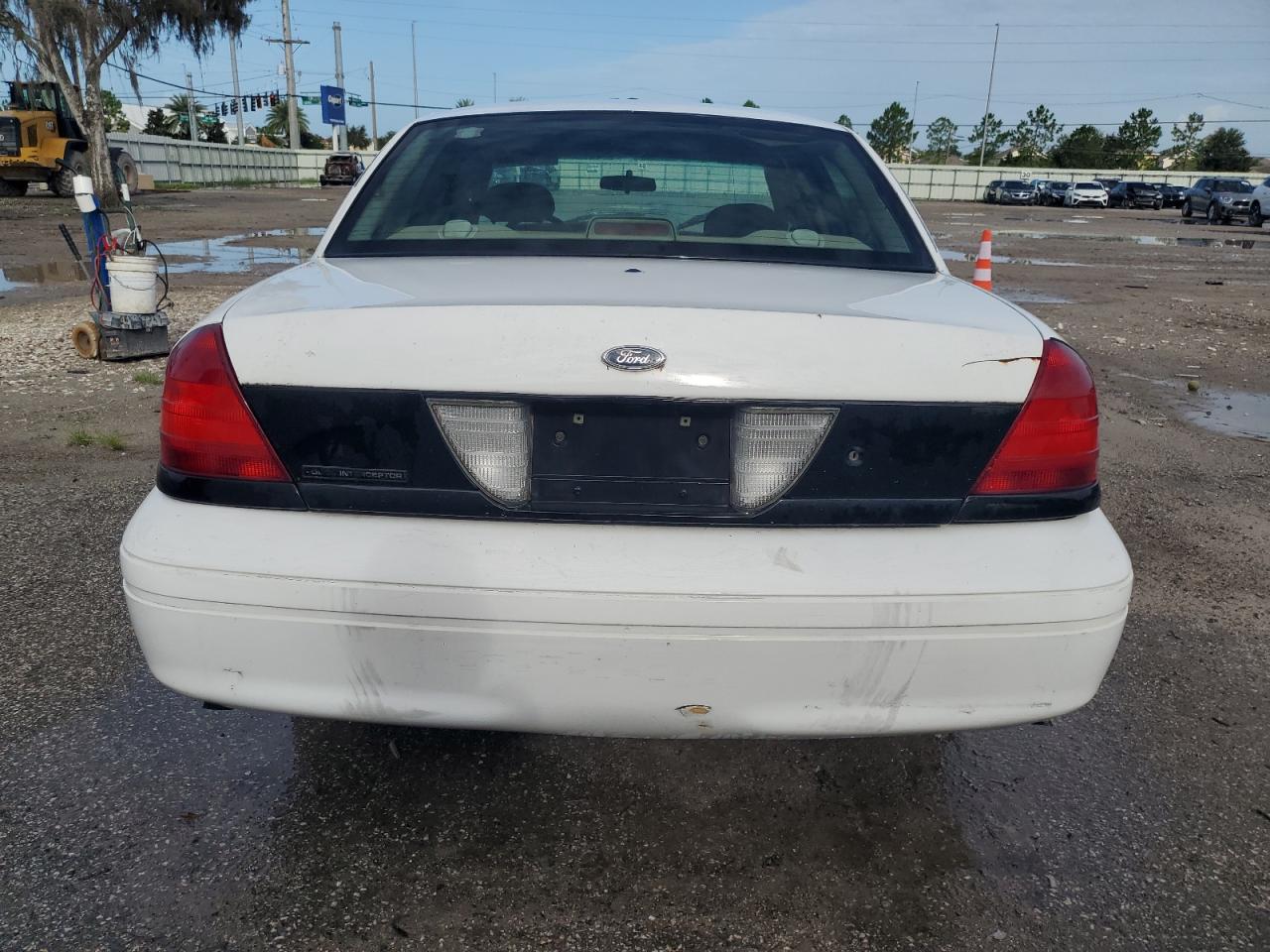 2002 Ford Crown Victoria Police Interceptor VIN: 2FAFP71W02X103592 Lot: 63130444