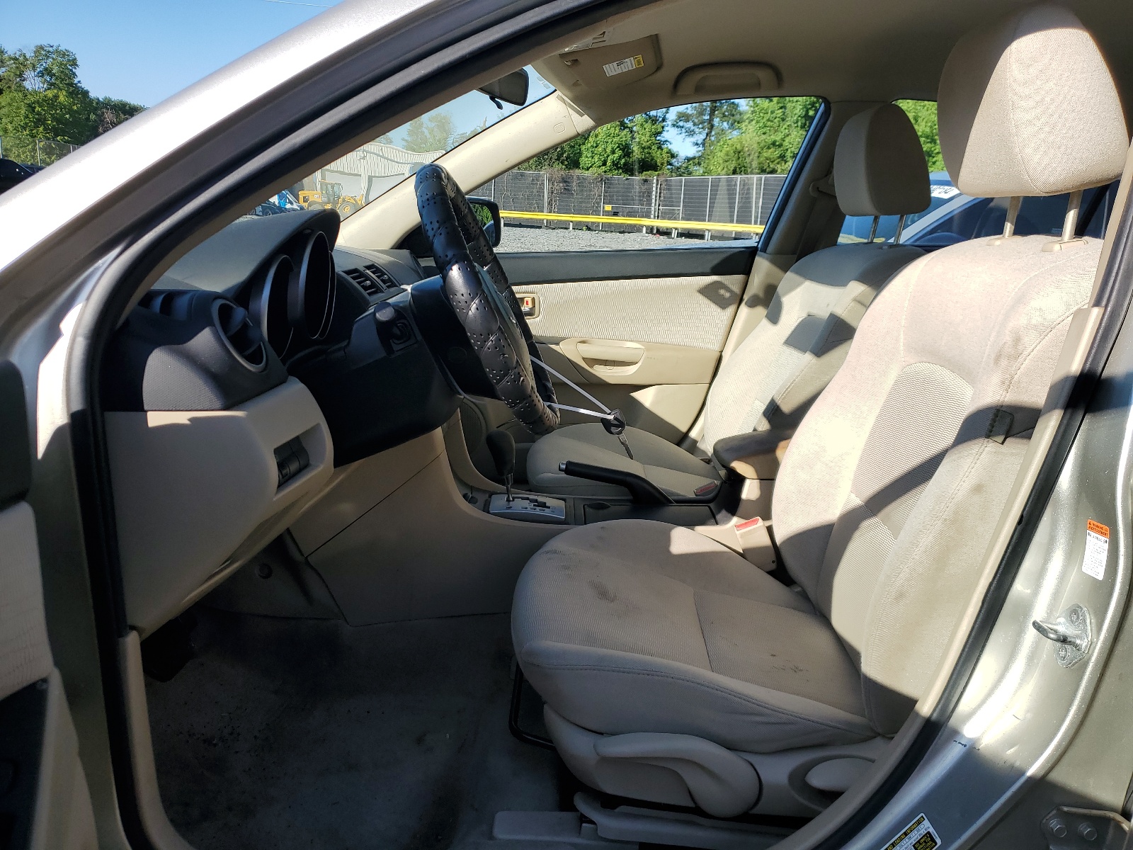 JM1BK32F471738216 2007 Mazda 3 I