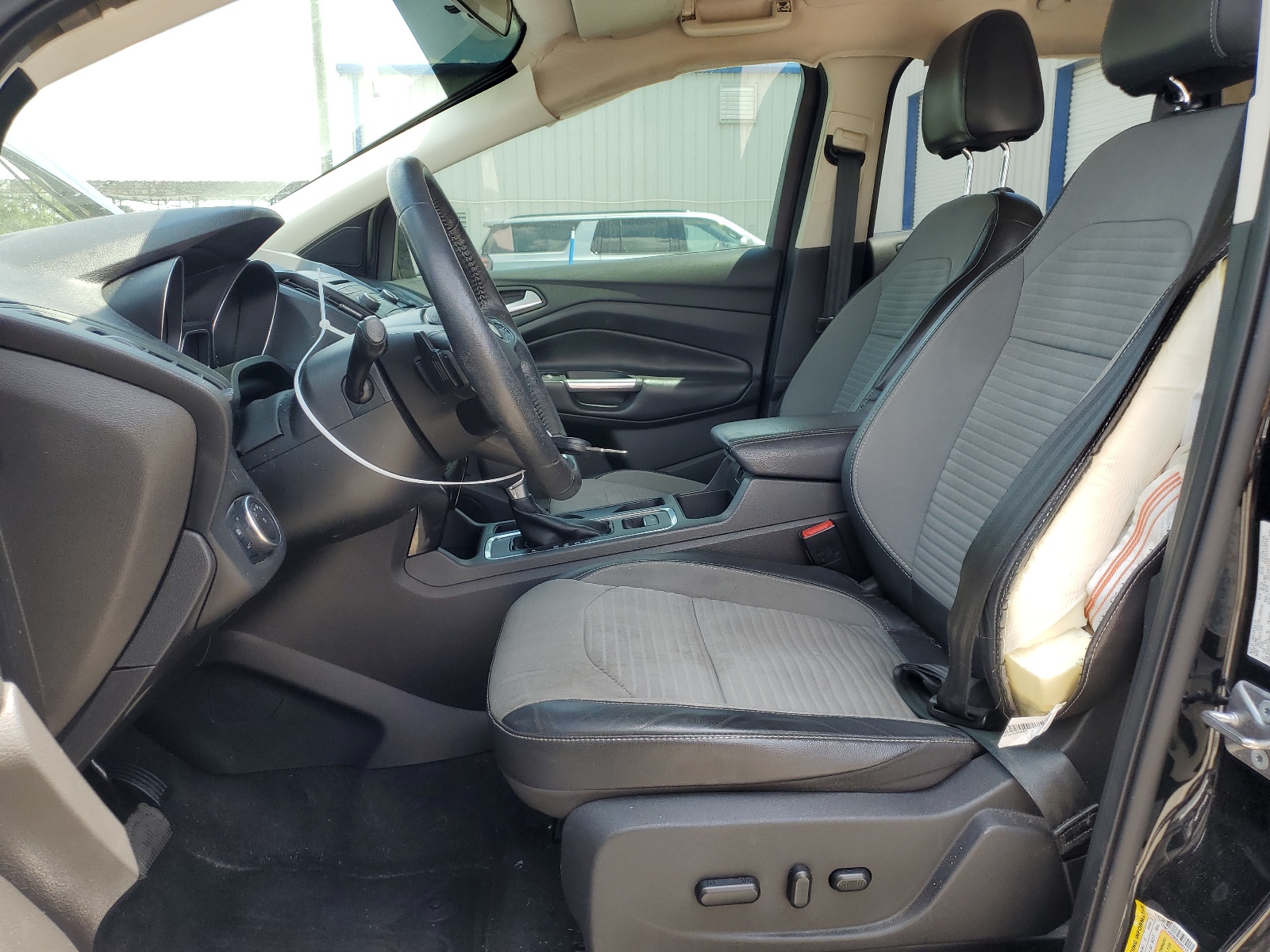 1FMCU0G9XHUA88710 2017 Ford Escape Se