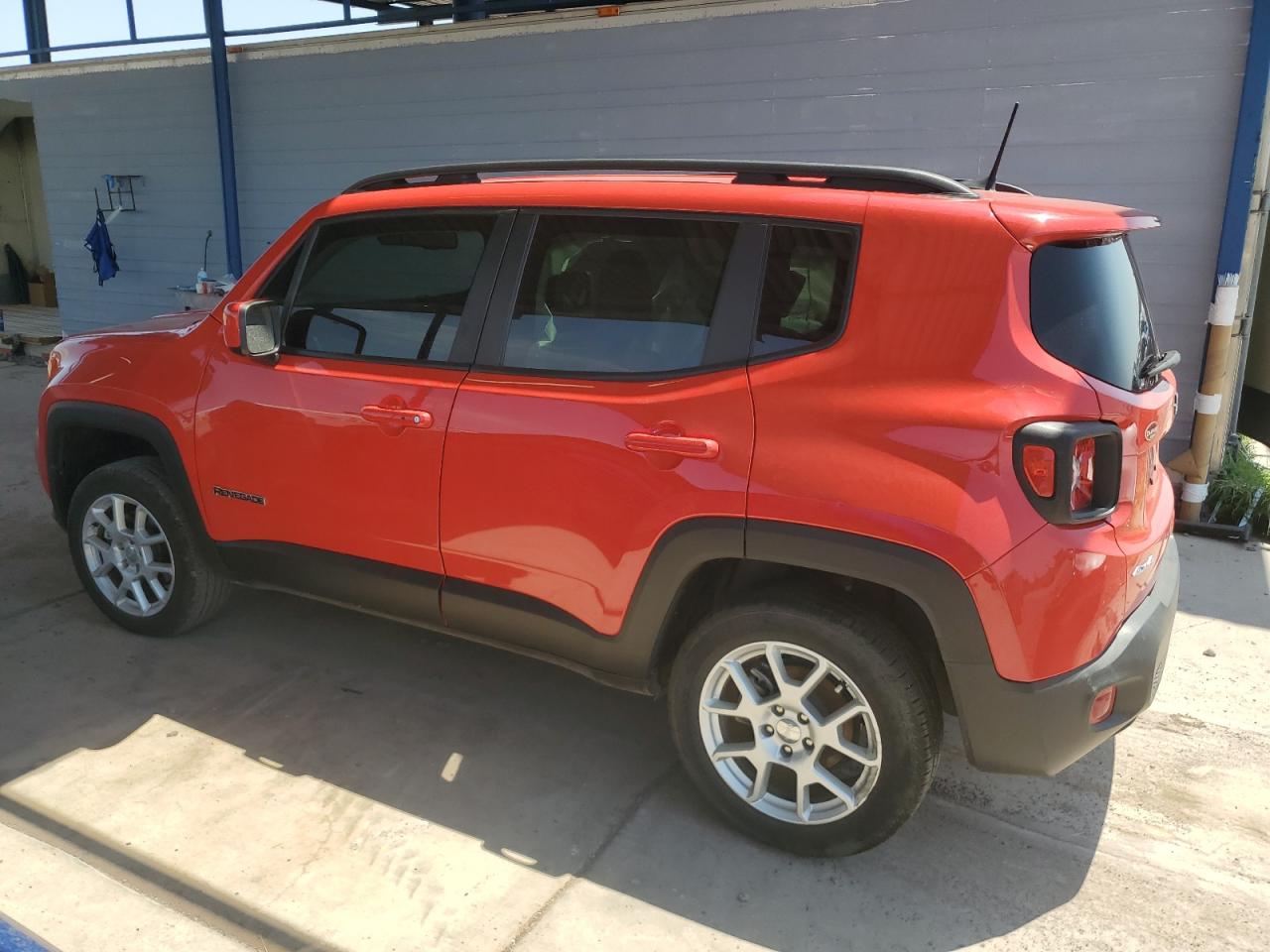 ZACNJBBB3KPJ99665 2019 JEEP RENEGADE - Image 2