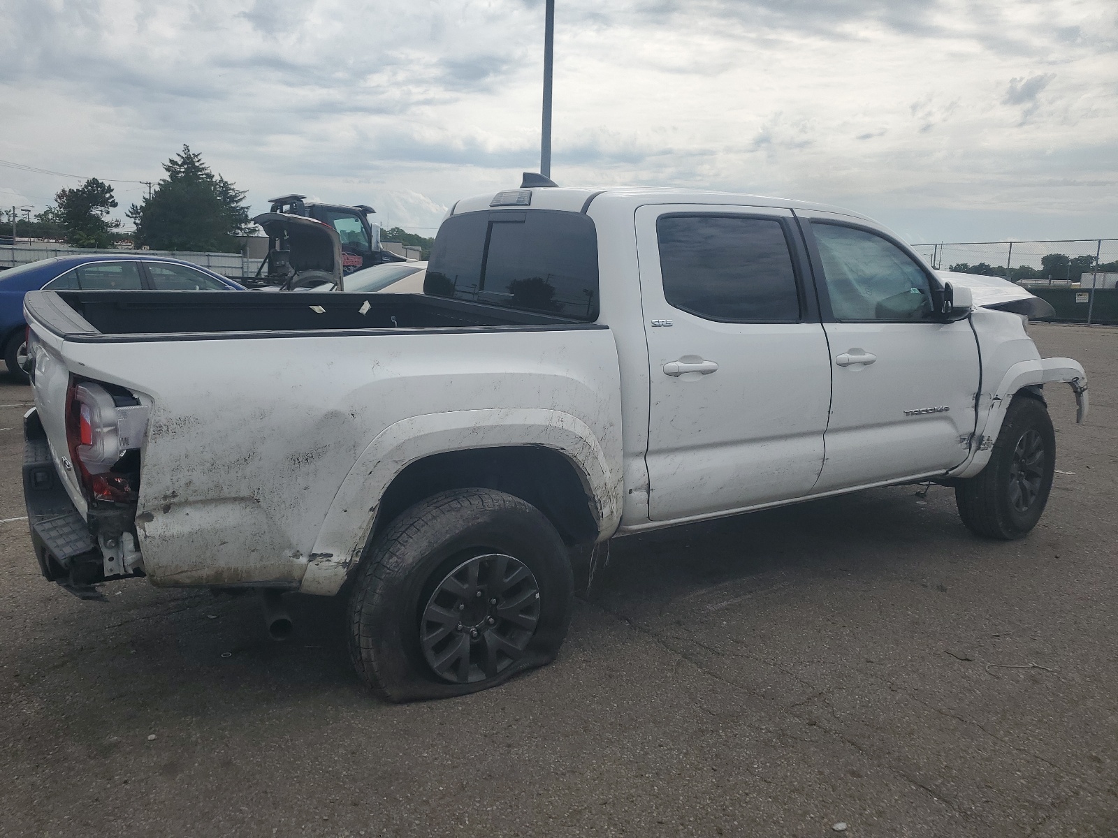 2022 Toyota Tacoma Double Cab vin: 3TMCZ5AN2NM499379