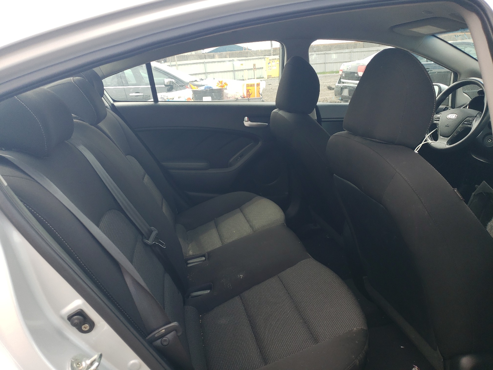 3KPFK4A72JE230459 2018 Kia Forte Lx