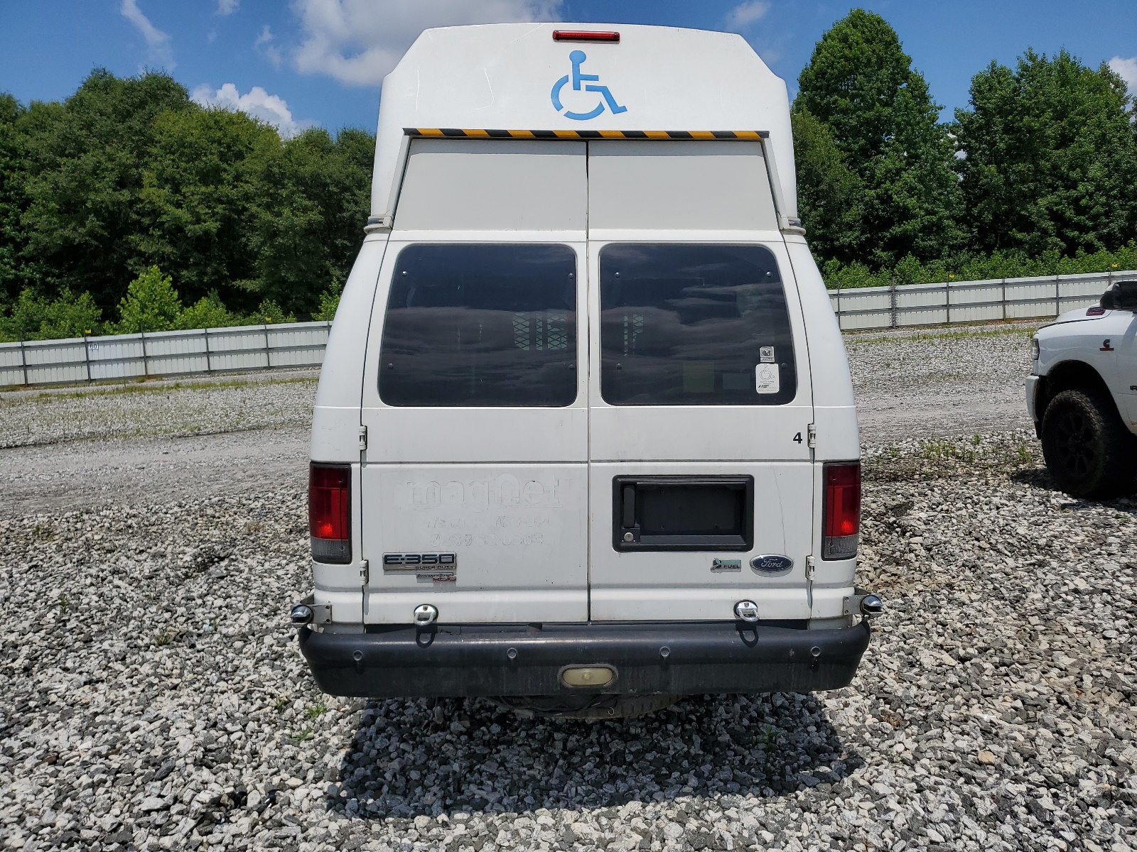 1FTDS3ELXBDB31688 2011 Ford Econoline E350 Super Duty Van