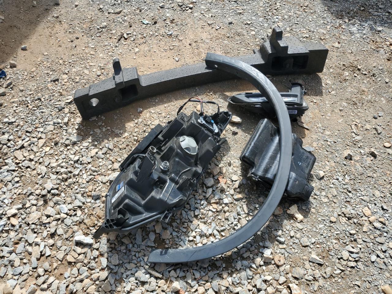 2017 Nissan Rogue S VIN: KNMAT2MV0HP501924 Lot: 64767154