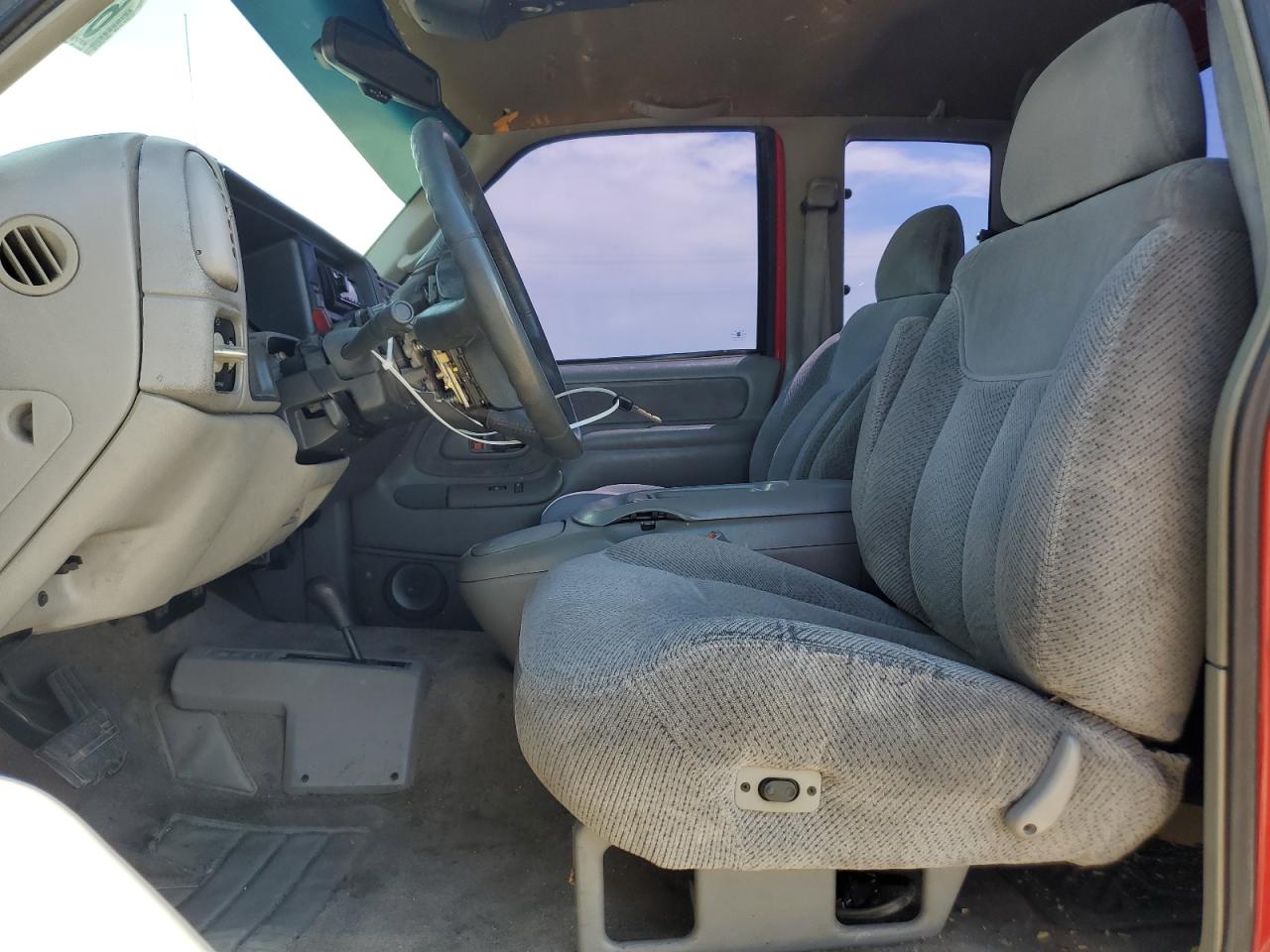 1998 Chevrolet Gmt-400 K1500 VIN: 1GCEK19R6WE153792 Lot: 64044494