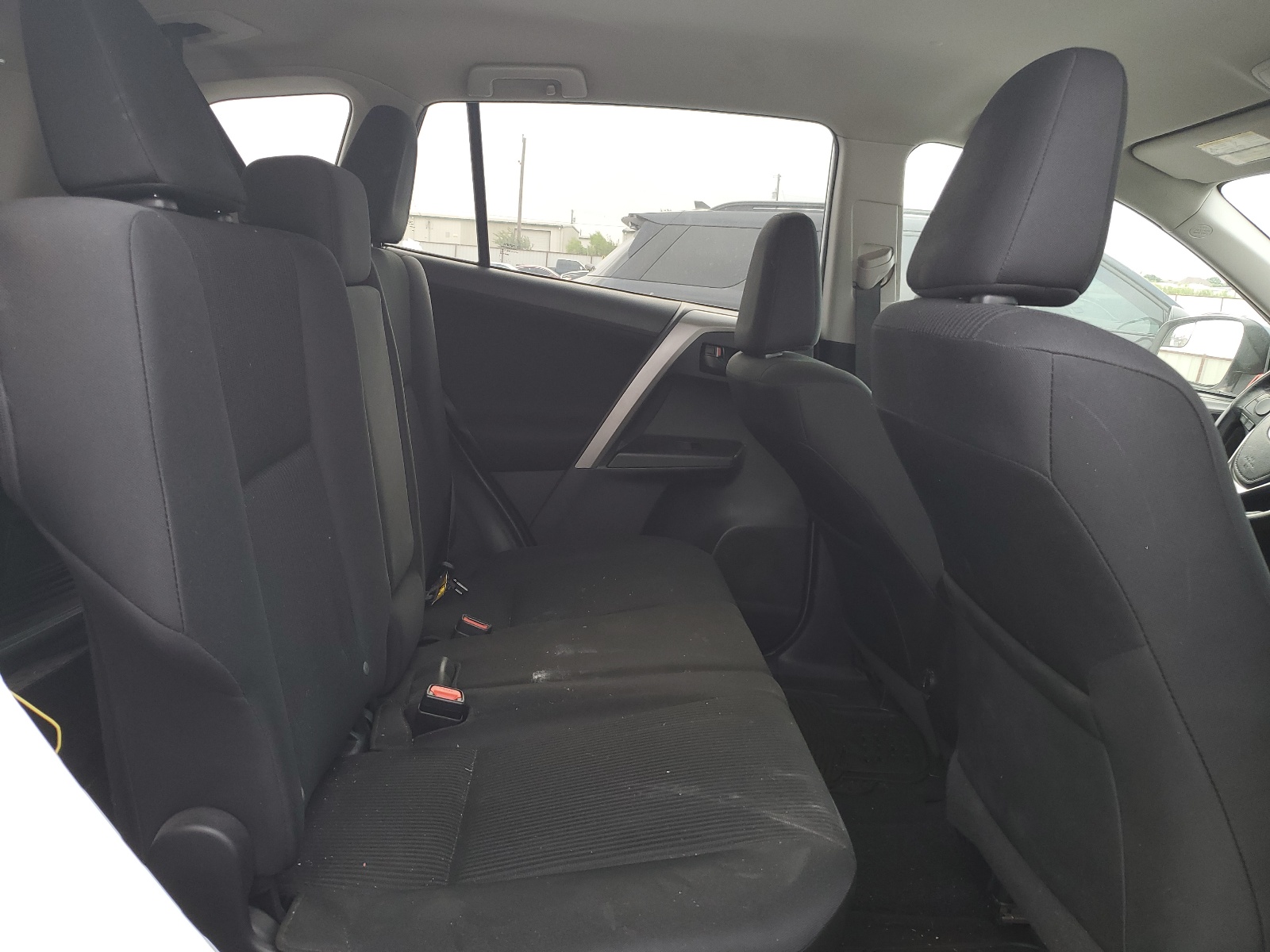 2T3ZFREVXJW443901 2018 Toyota Rav4 Le