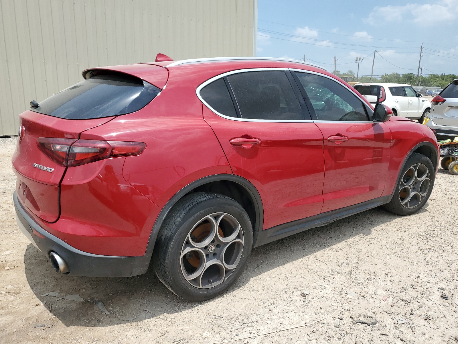 2018 Alfa Romeo Stelvio vin: ZASFAKAN2J7B70115