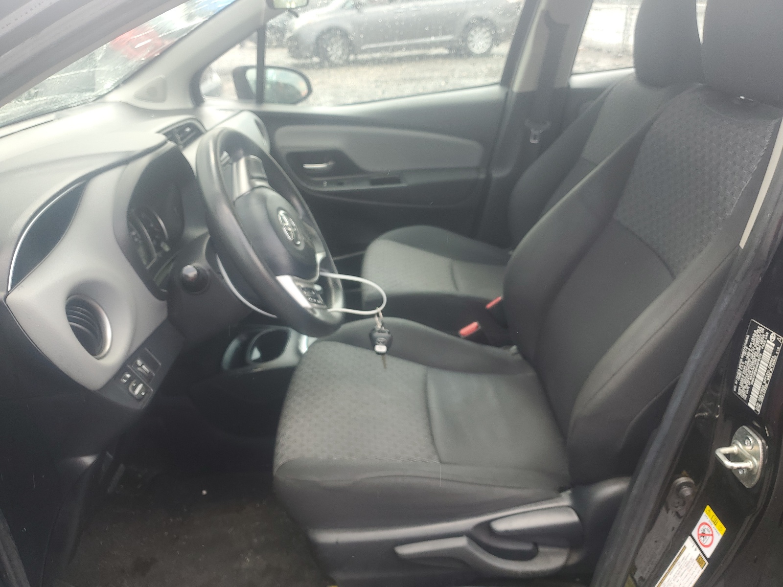 VNKKTUD30HA076276 2017 Toyota Yaris L