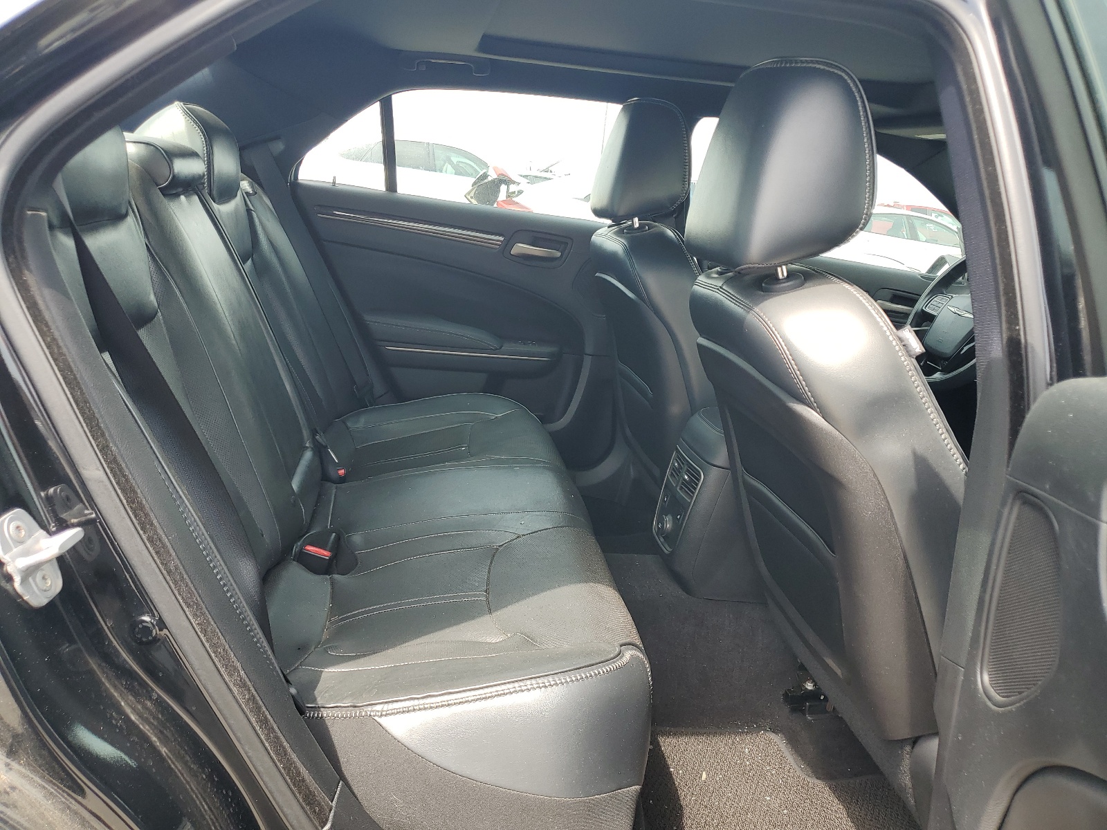 2C3CCADT4DH727534 2013 Chrysler 300C Varvatos