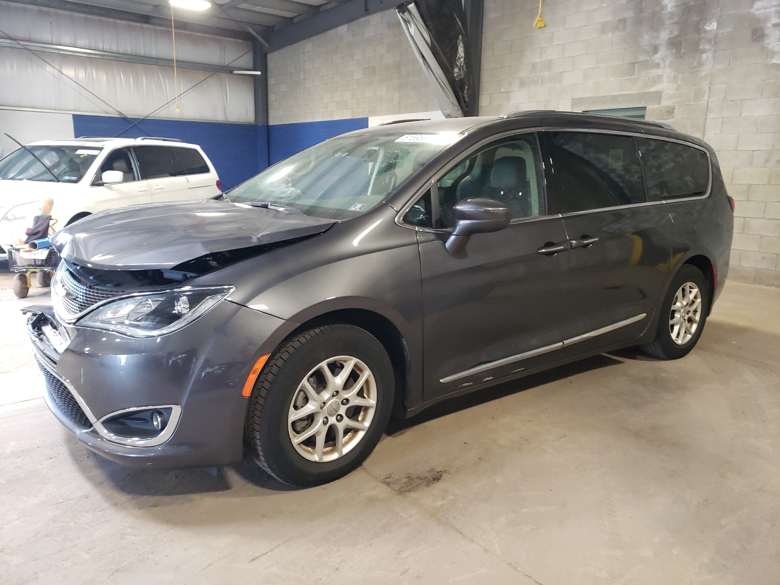 2020 Chrysler Pacifica Touring L vin: 2C4RC1BG2LR269707