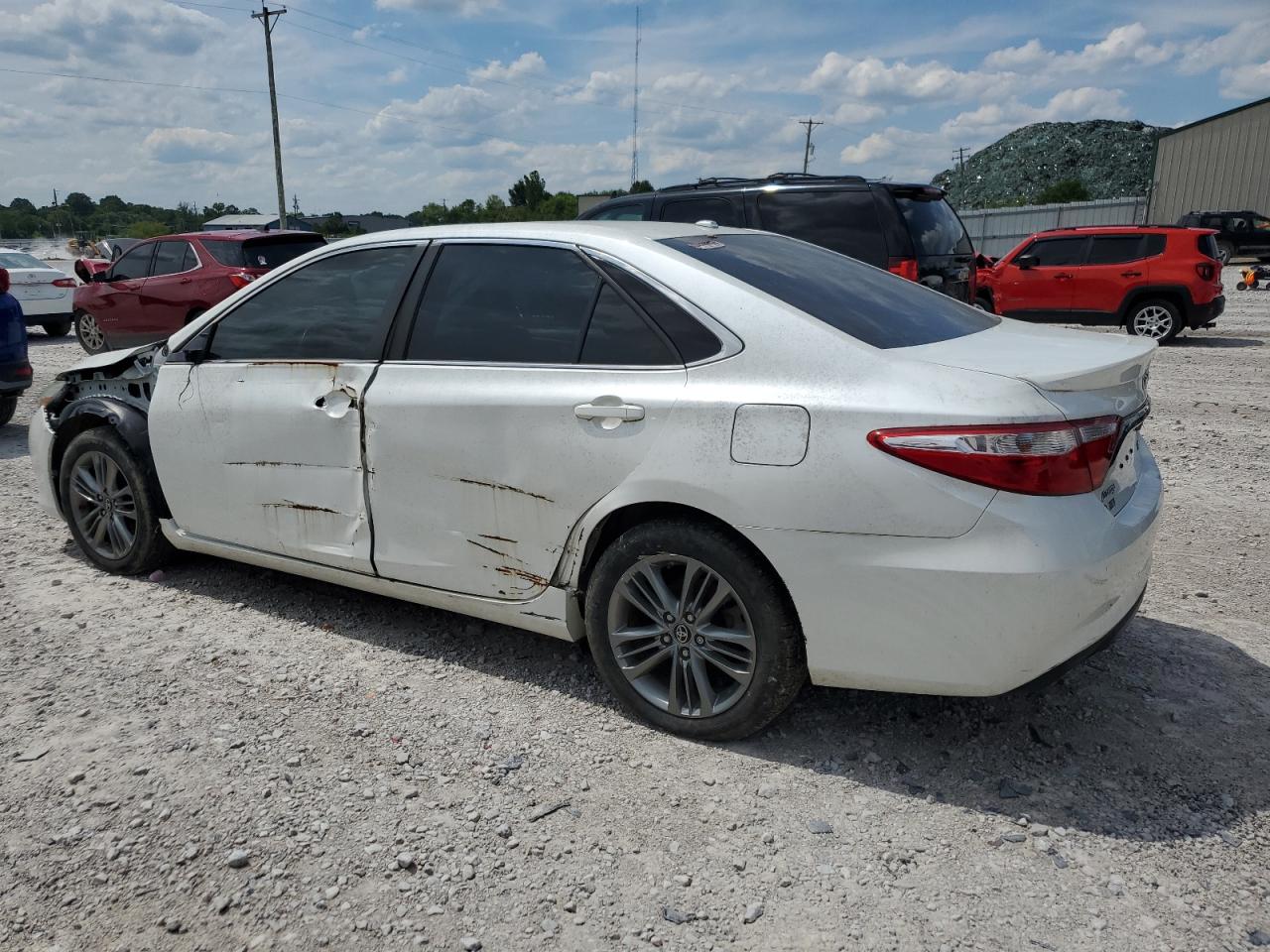 4T1BF1FK8HU453661 2017 TOYOTA CAMRY - Image 2