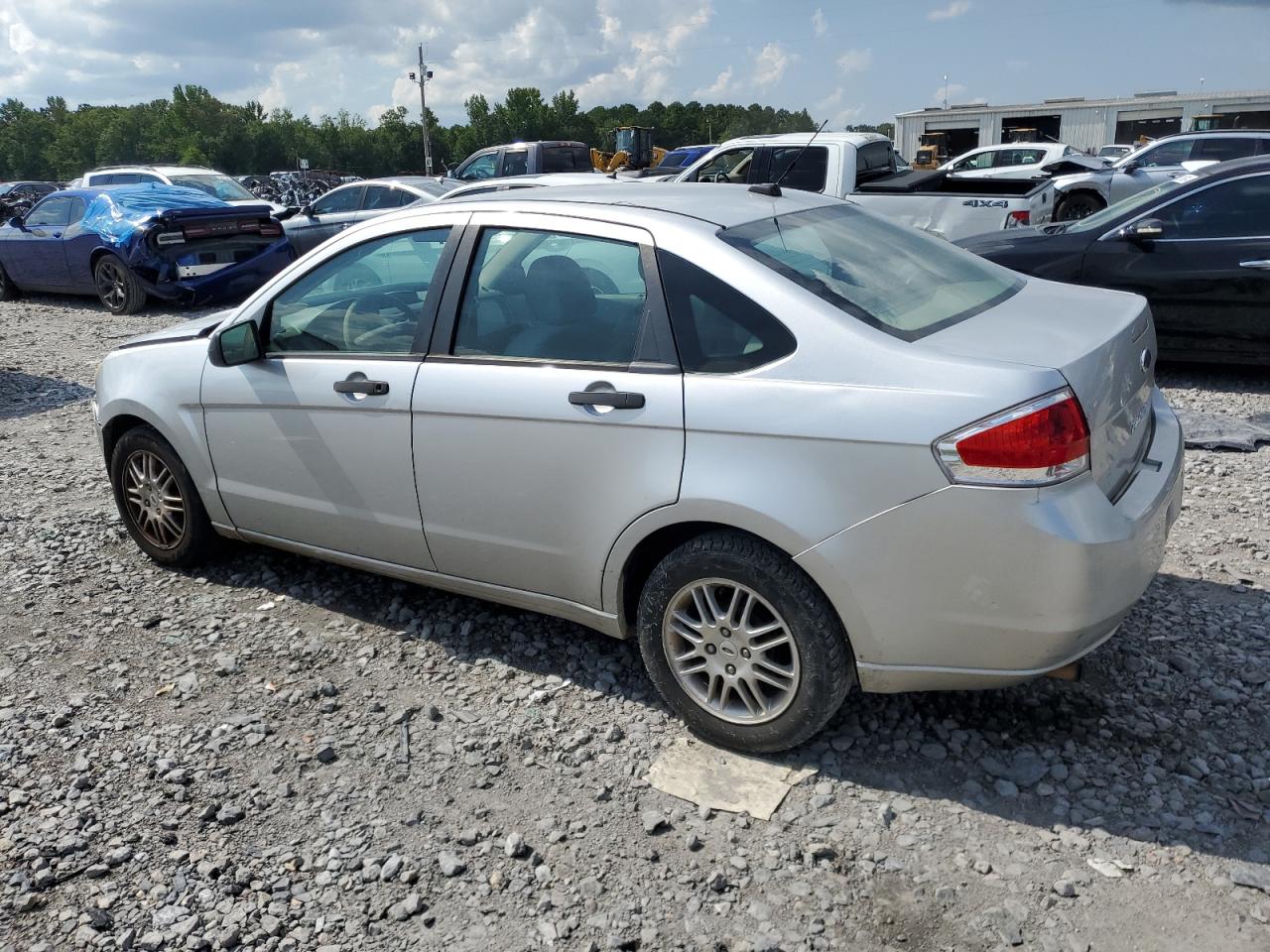 2010 Ford Focus - Image 2