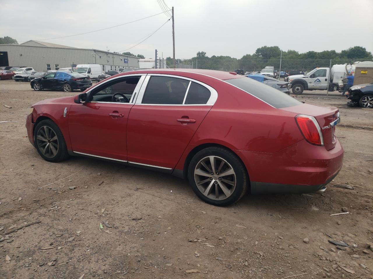 2009 Lincoln MKS - Image 2