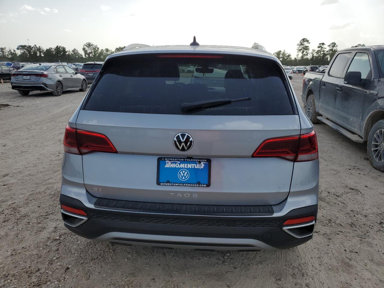 3VVEX7B21RM046425 2024 Volkswagen Taos Se