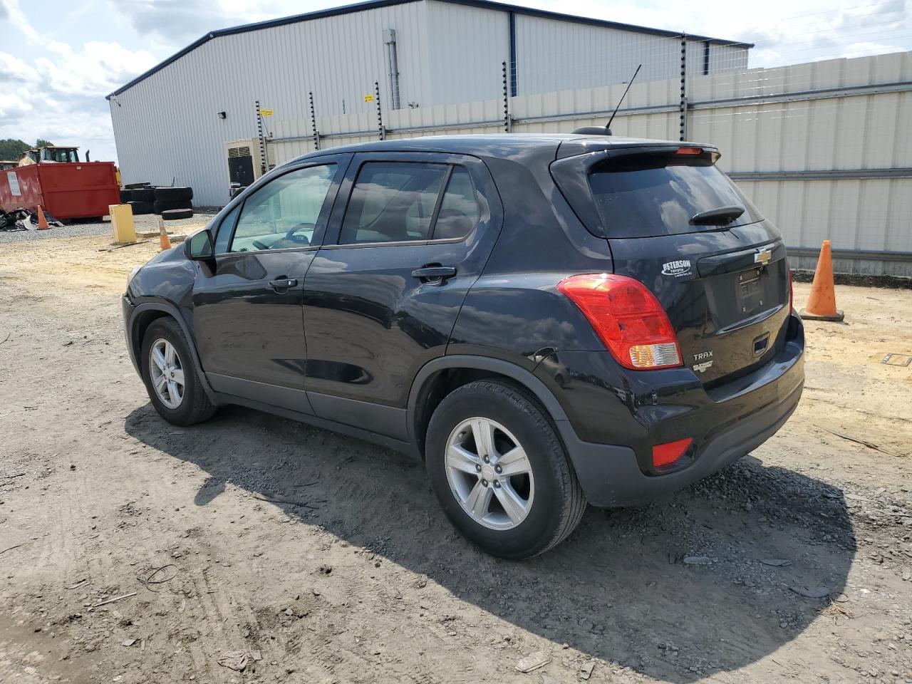 3GNCJKSB8KL396938 2019 CHEVROLET TRAX - Image 2