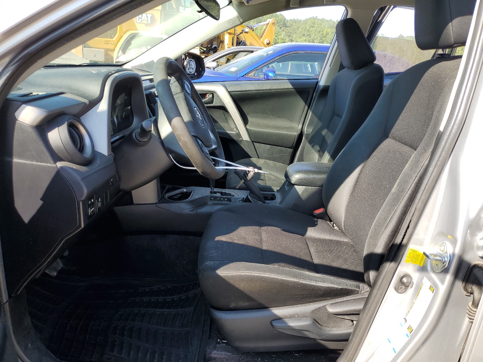 2T3BFREV9GW416523 2016 Toyota Rav4 Le