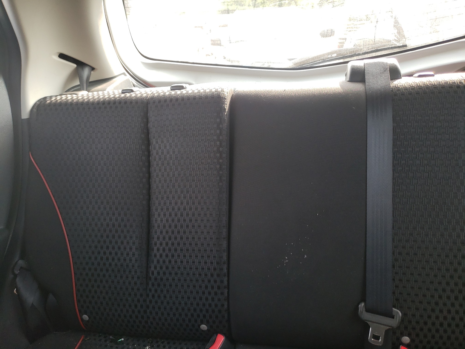 JM1DE1HY6B0102697 2011 Mazda Mazda2