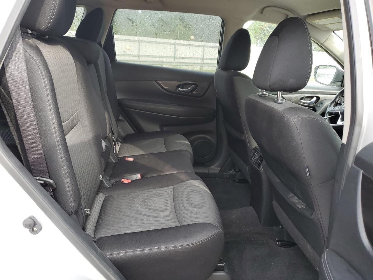 2019 Nissan Rogue S VIN: JN8AT2MV5KW395388 Lot: 64210044