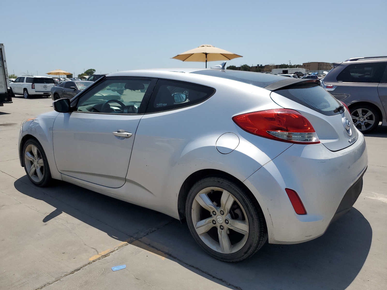 2012 Hyundai Veloster vin: KMHTC6AD1CU037060