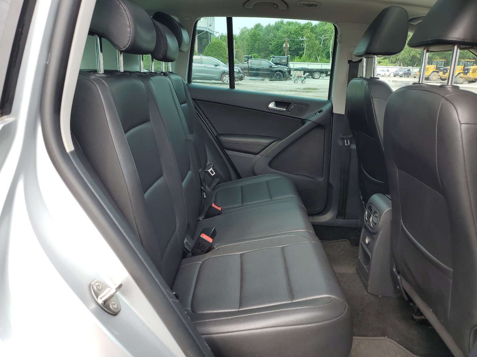 WVGBV7AX9BW562277 2011 Volkswagen Tiguan S