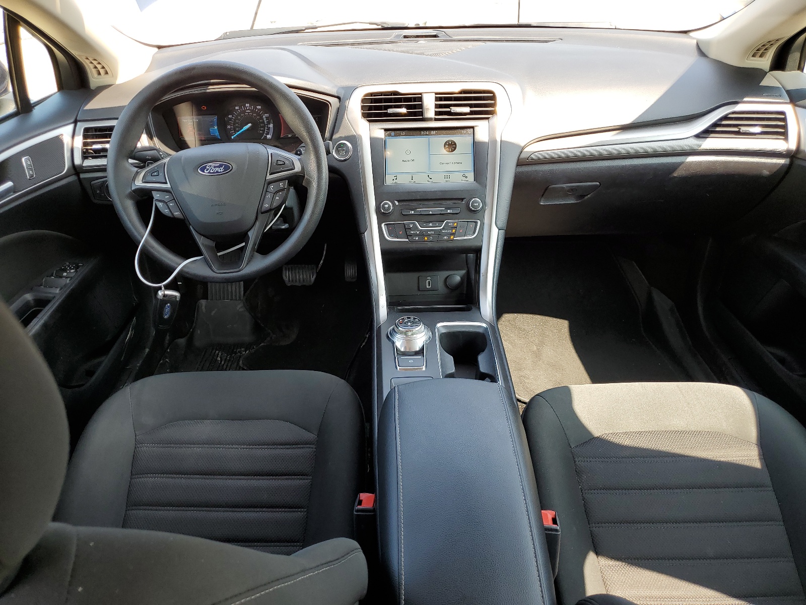 3FA6P0HD3JR259232 2018 Ford Fusion Se