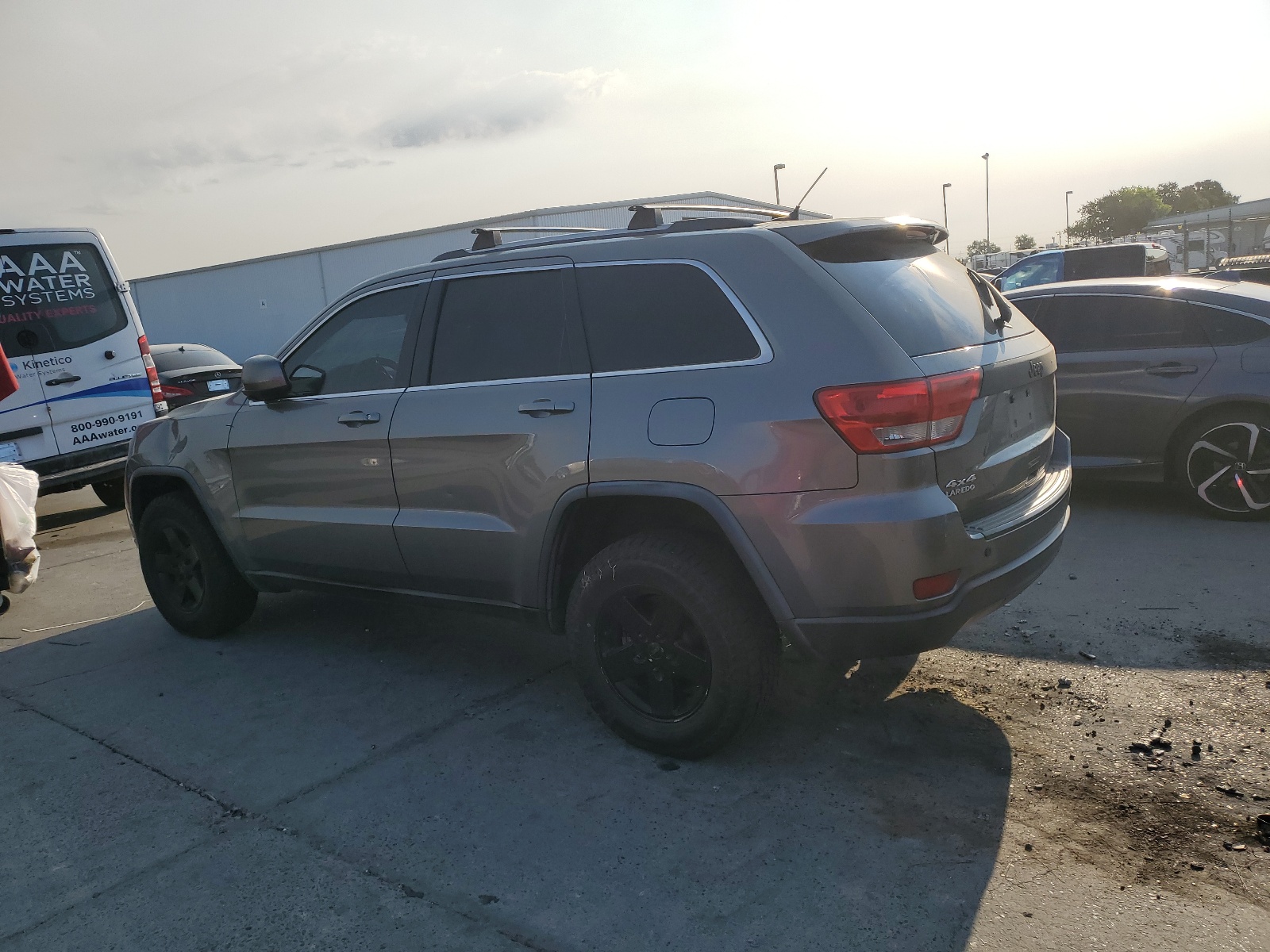 2012 Jeep Grand Cherokee Laredo vin: 1C4RJFAG3CC255893