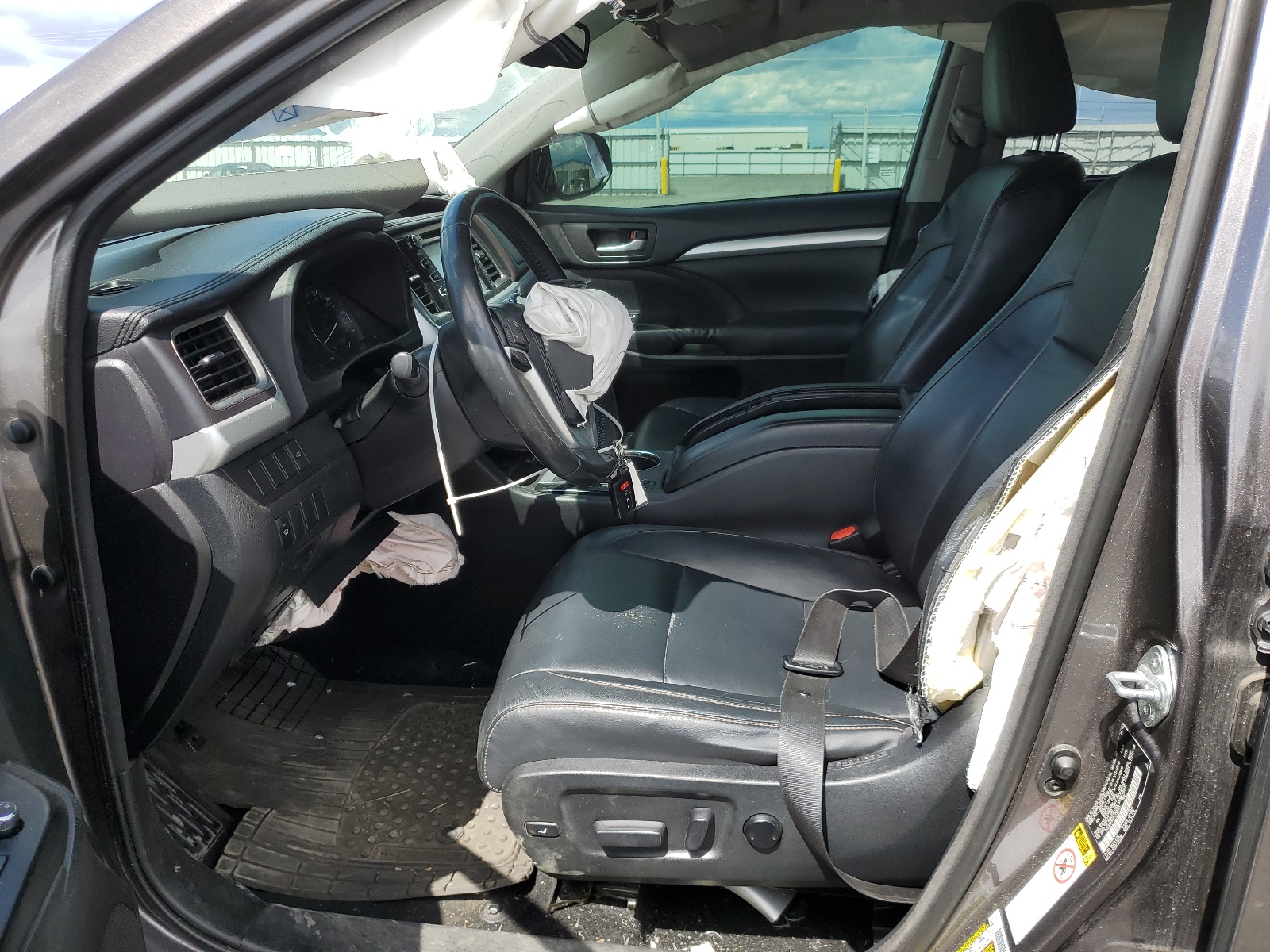 5TDJKRFH4FS158105 2015 Toyota Highlander Xle