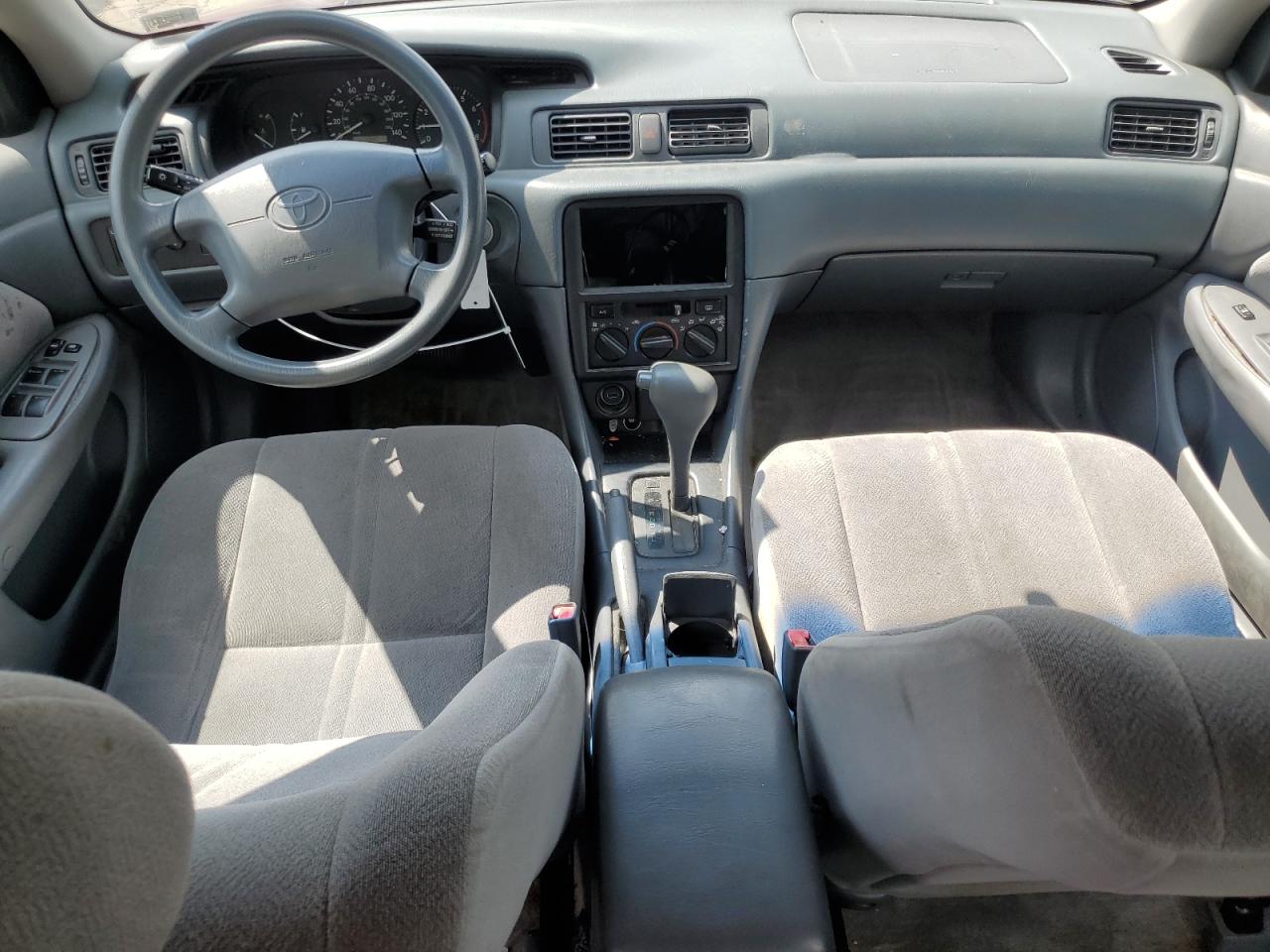 1999 Toyota Camry Ce VIN: 4T1BG22K8XU599646 Lot: 63981584