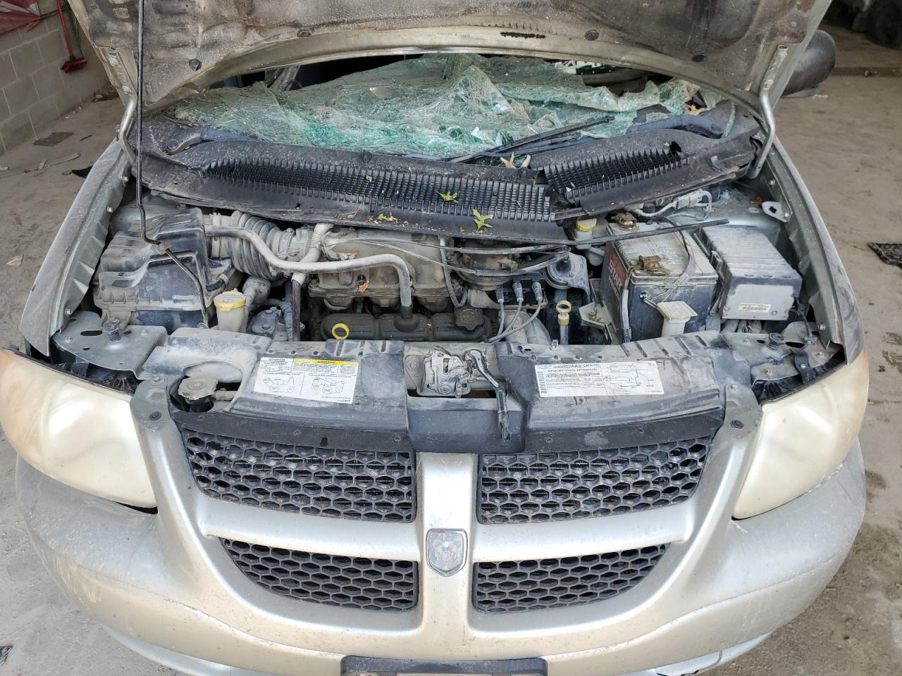 1D4GP24R64B555000 2004 Dodge Grand Caravan Se