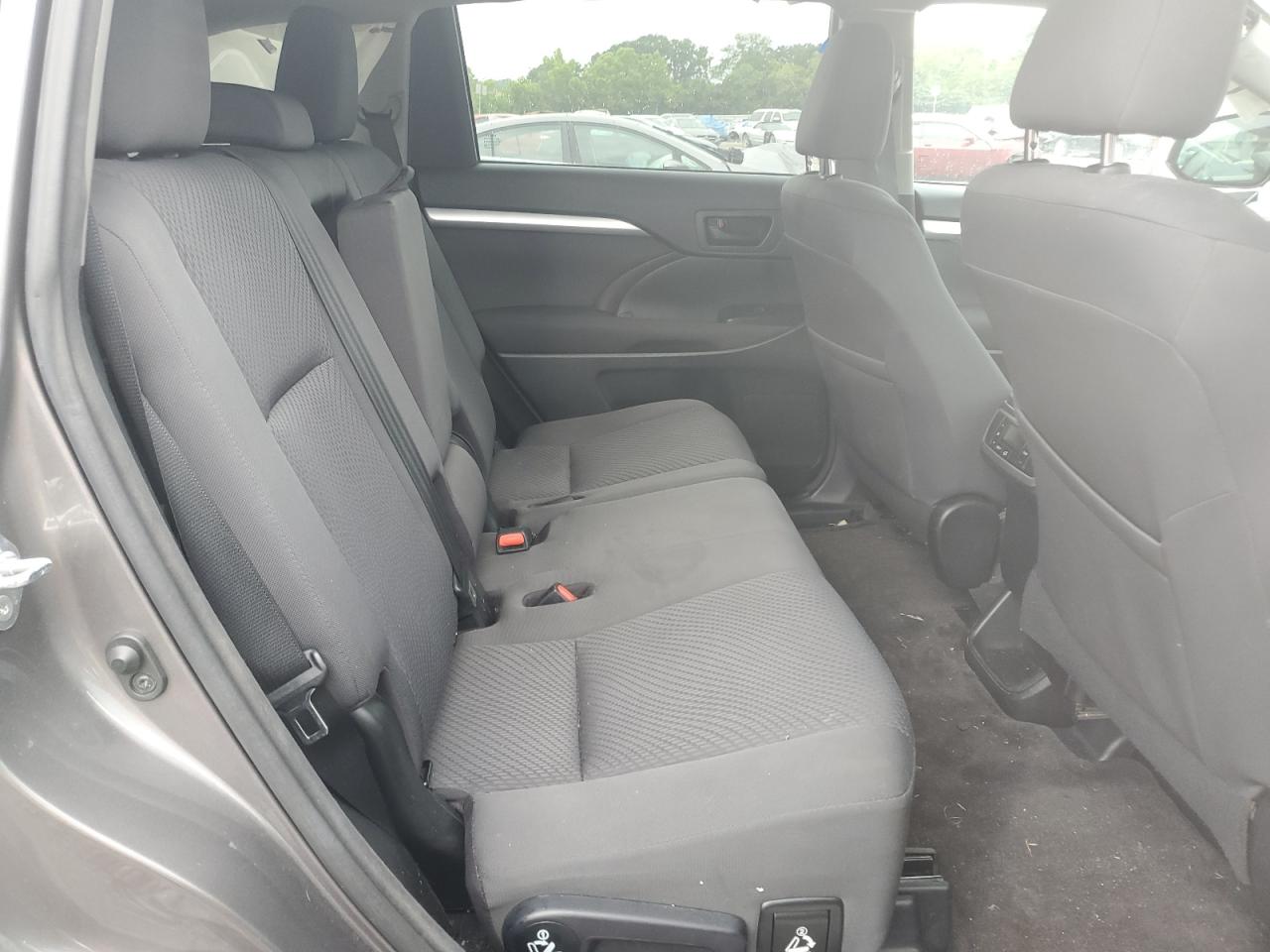 2017 Toyota Highlander Le VIN: 5TDZARFH3HS026851 Lot: 64064404