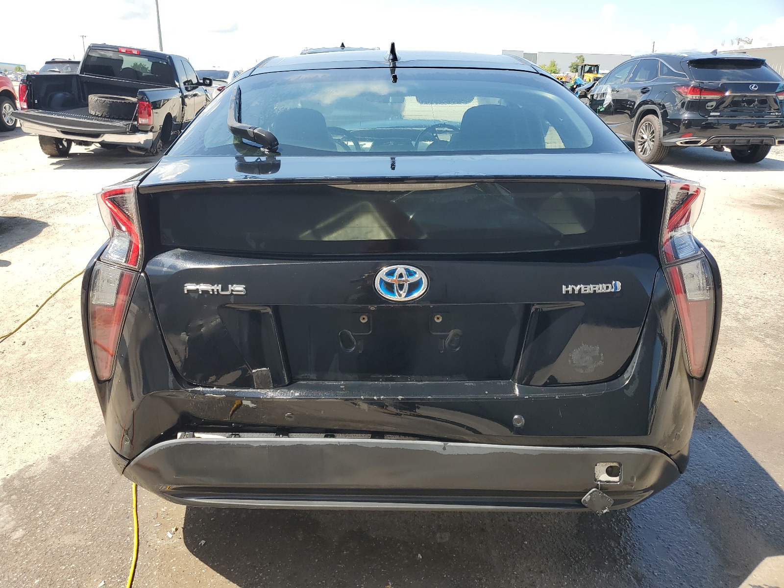 JTDKBRFU0J3066937 2018 Toyota Prius