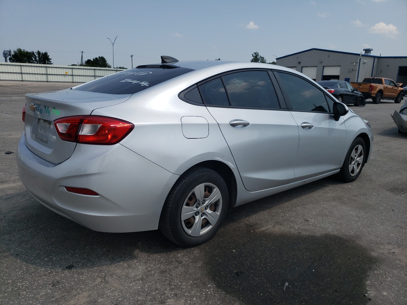 2018 Chevrolet Cruze Ls vin: 1G1BC5SM6J7234934