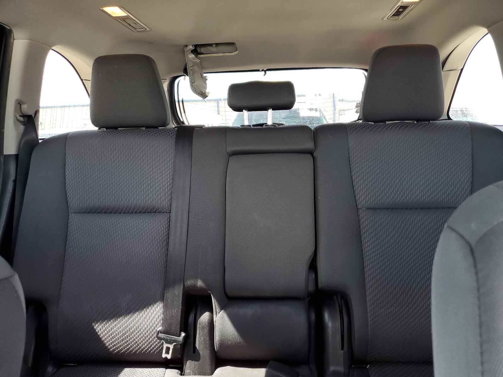 5TDZARFHXKS047493 2019 Toyota Highlander Le