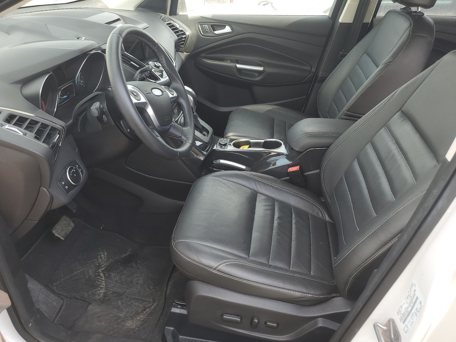 1FMCU0J9XGUA44858 2016 Ford Escape Titanium