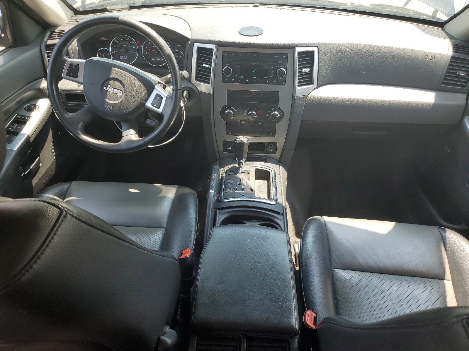 1J8GR48K09C533696 2009 Jeep Grand Cherokee Laredo