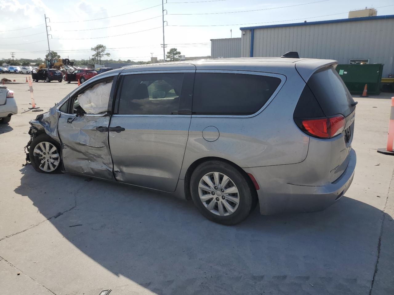 2C4RC1AG4KR666707 2019 CHRYSLER PACIFICA - Image 2