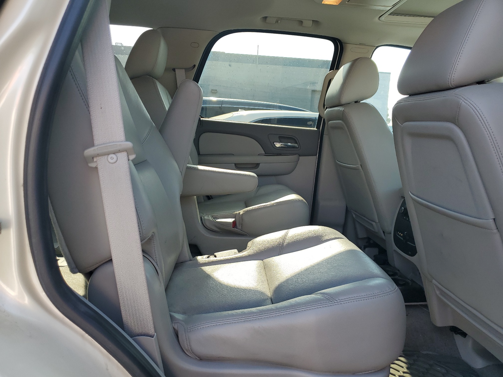 1GNSKCE06BR165523 2011 Chevrolet Tahoe K1500 Ltz