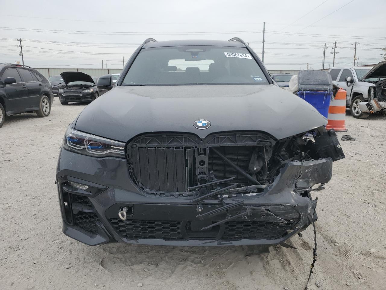 2022 BMW X7 - Image 5