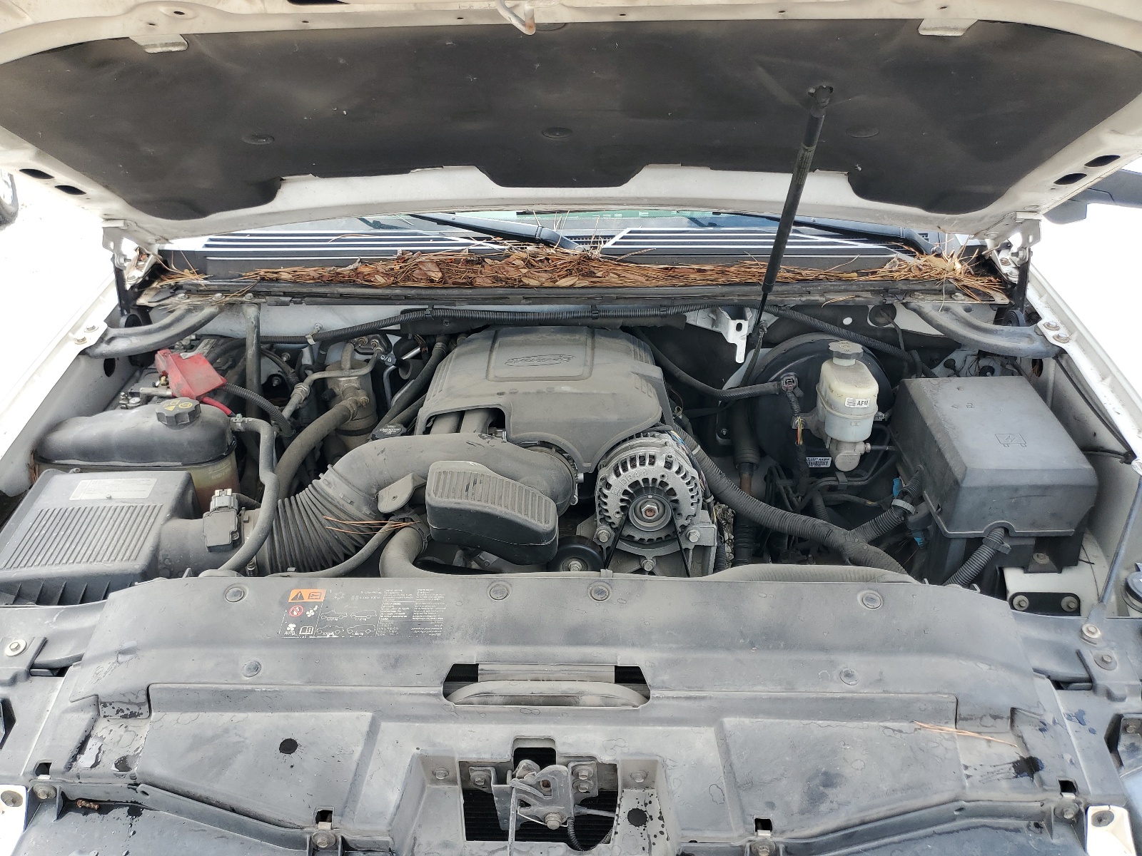 1GNSCAE04BR374146 2011 Chevrolet Tahoe C1500 Ls