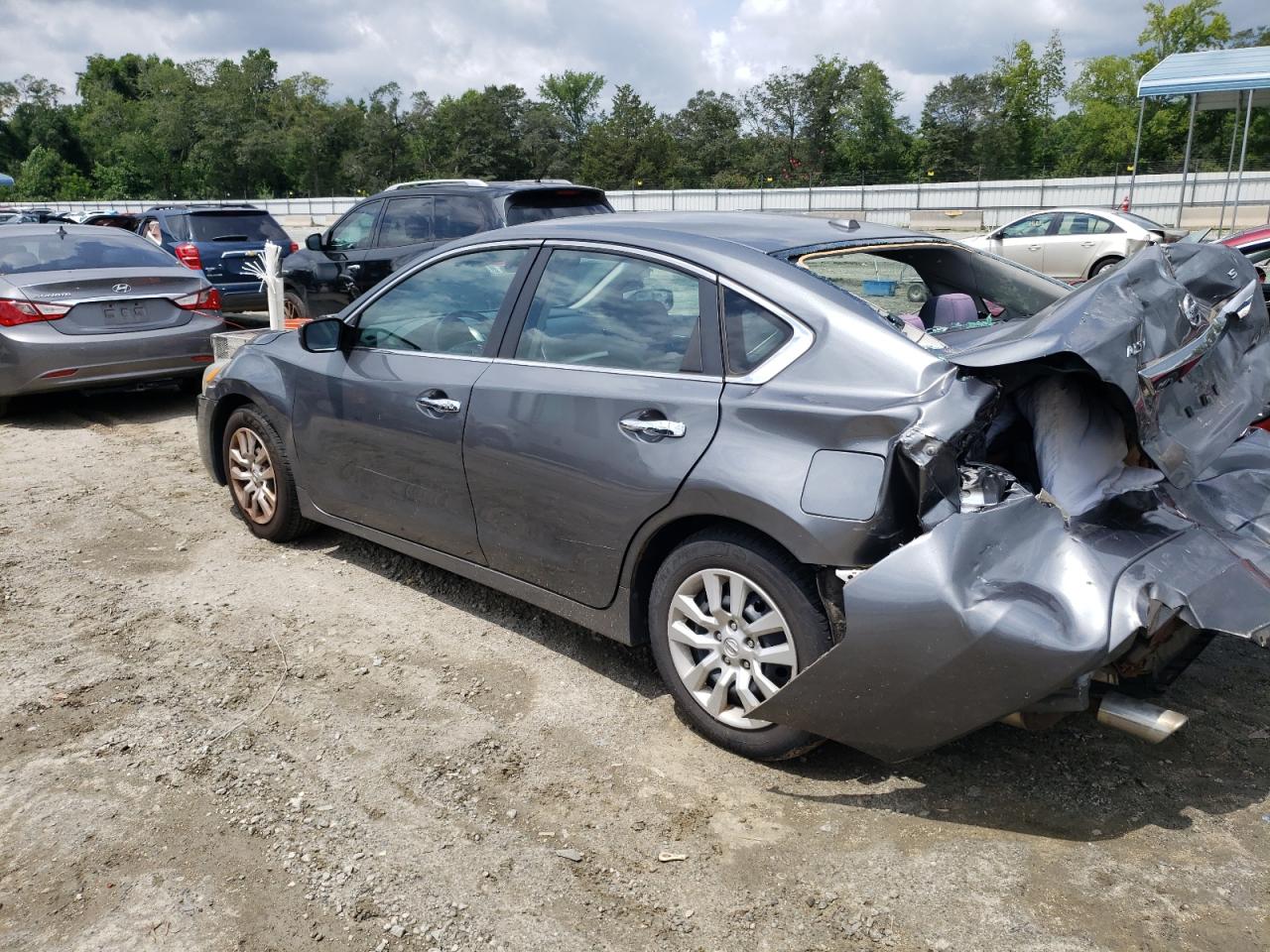 2015 Nissan Altima - Image 2