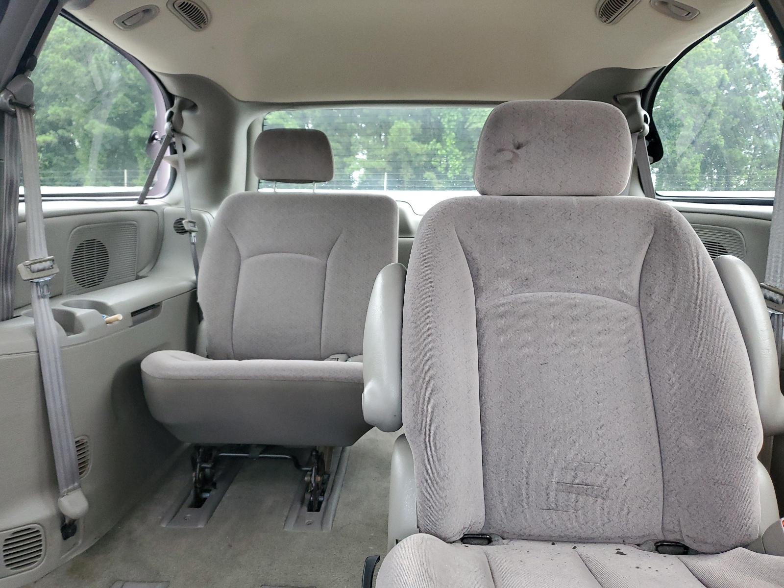 2C4GP44382R552277 2002 Chrysler Town & Country Lx