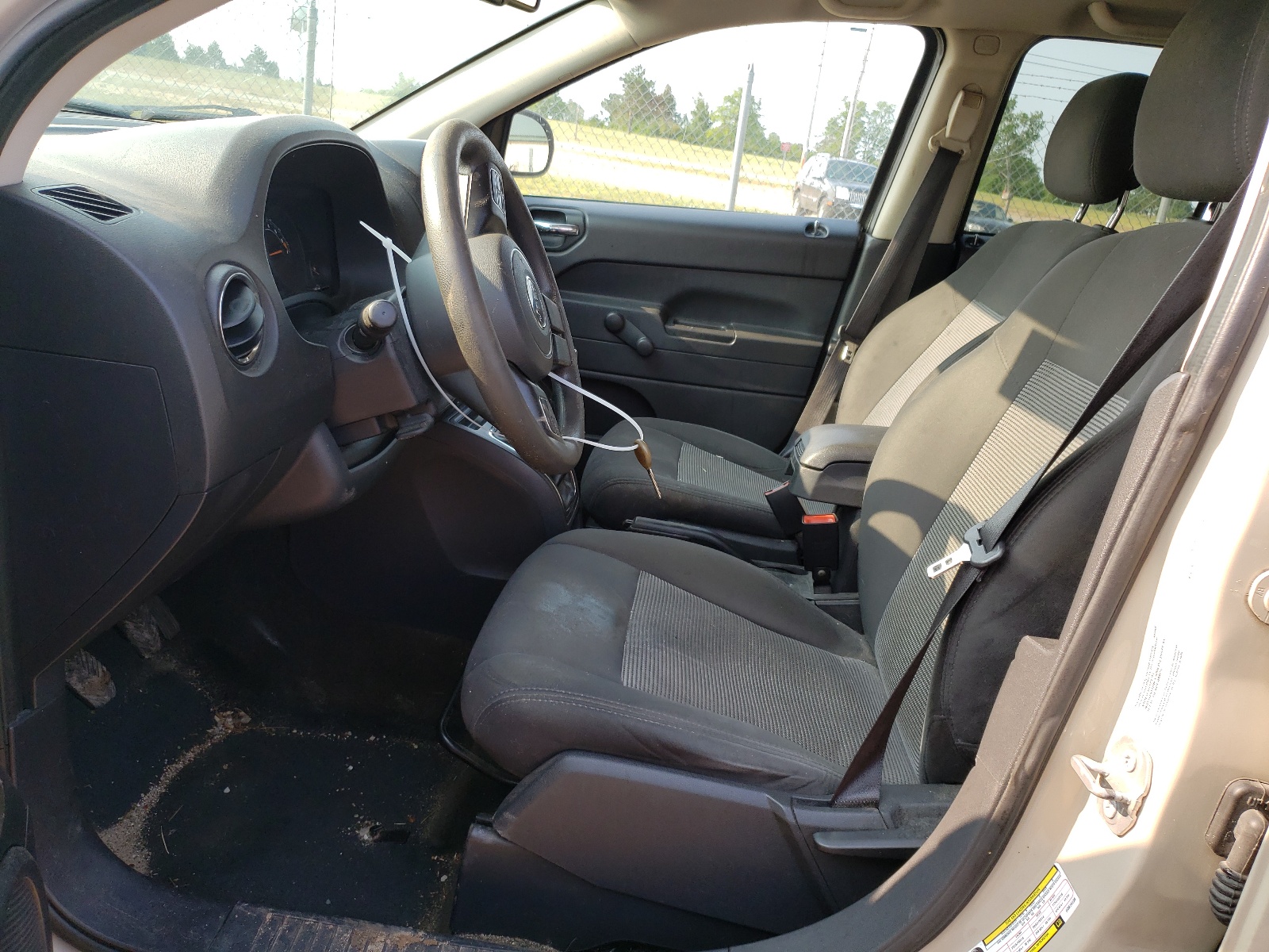 1C4NJCBA5GD815436 2016 Jeep Compass Sport