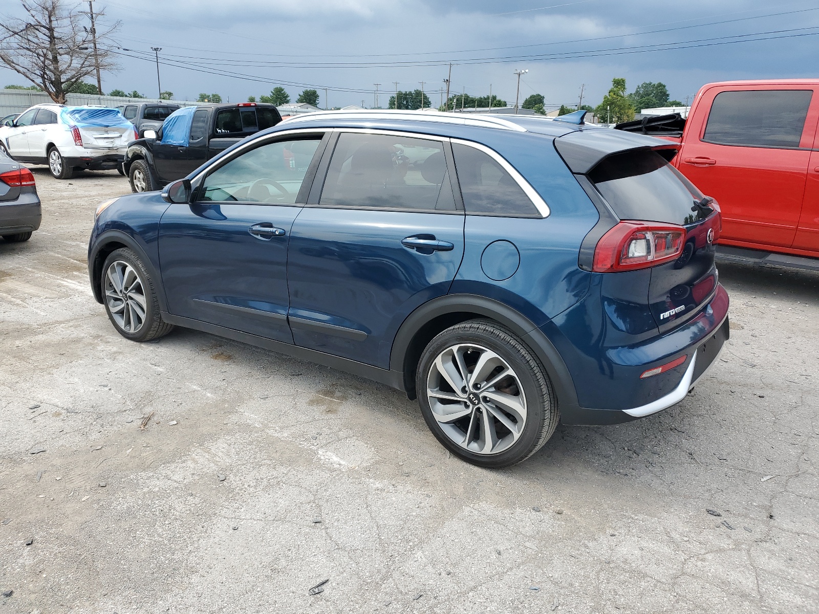 2018 Kia Niro Touring vin: KNDCE3LC4J5110852