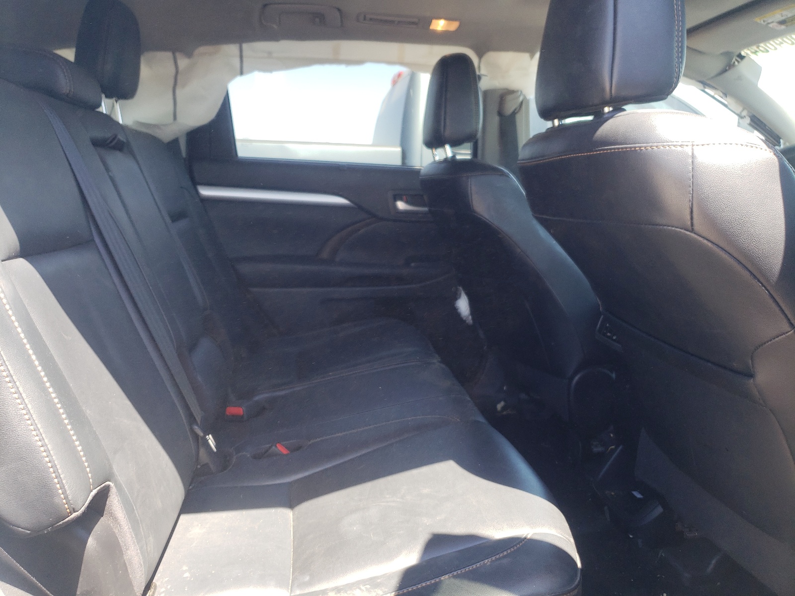 5TDJZRFH3HS401904 2017 Toyota Highlander Se