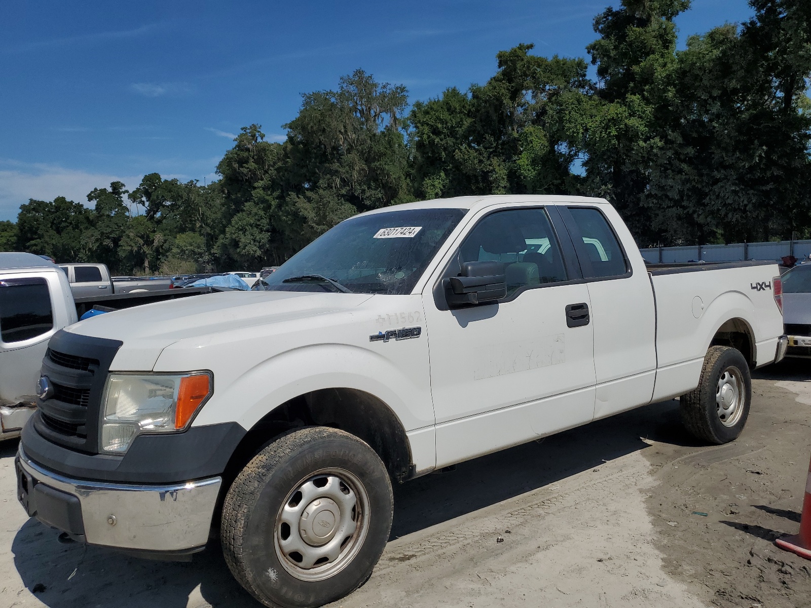 2014 Ford F150 Super Cab vin: 1FTFX1EF6EKD38815