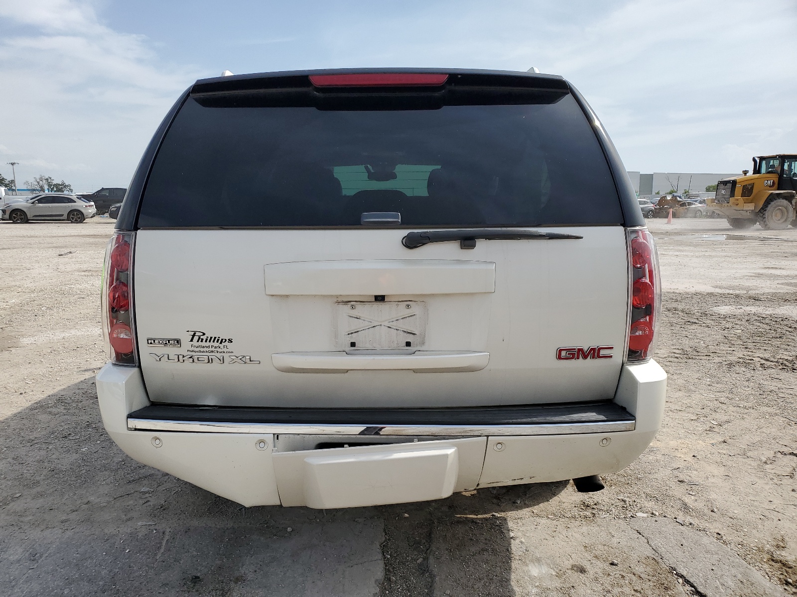 1GKS2MEF9BR367277 2011 GMC Yukon Xl Denali