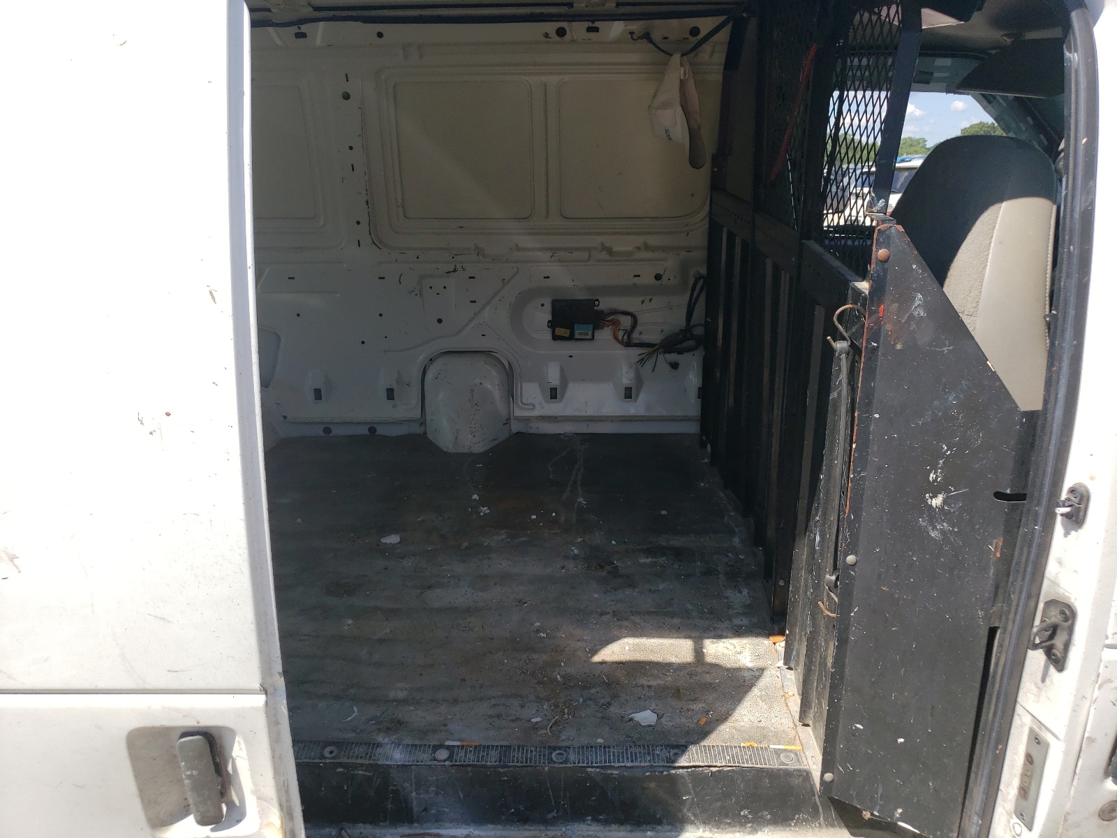 1FTRE14272HA07221 2002 Ford Econoline E150 Van