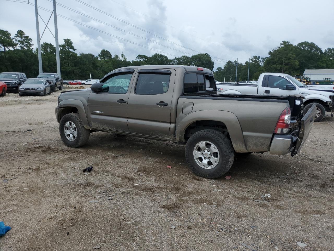 2011 Toyota Tacoma - Image 2